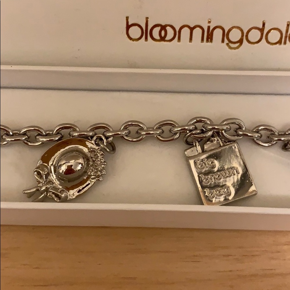 Bloomingdales charm bracelet - Picture 2 of 3